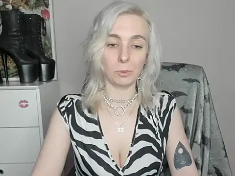 Snapshot of velvetanne chatting on 18, 6, 2026 velvetanne online show from 18, 6, 2026