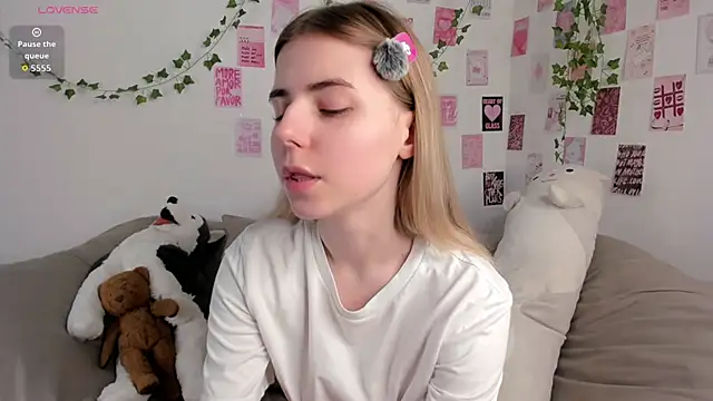 Honey Lia online show from 20, 6, 2026