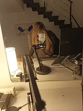 Snapshot of Ofeliafoxx chatting on 20, 5, 2026 Ofeliafoxx online show from 20, 5, 2026