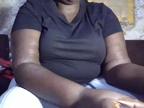 Snapshot of queenrosa3 chatting on 26, 5, 2026 queenrosa3 online show from 26, 5, 2026