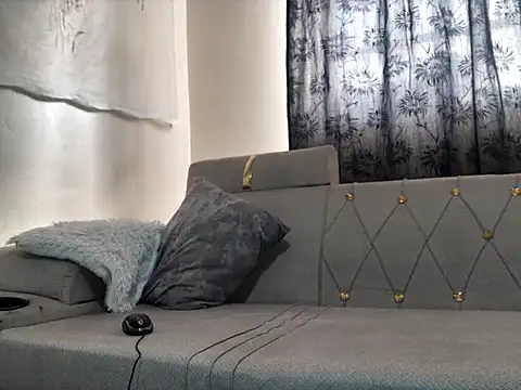 sexyleah25 online show from 18, 6, 2026