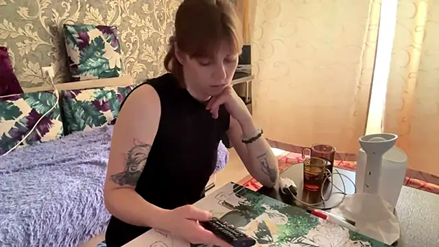ShonnaTweddle online show from 3, 7, 2026