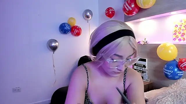 Snapshot of Nina-Mars chatting on 25, 6, 2026 Nina-Mars online show from 25, 6, 2026