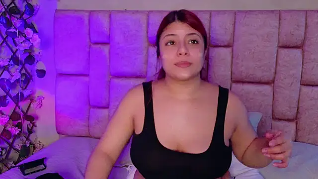 Snapshot of Brit_cherry chatting on 5, 7, 2026 Brit cherry online show from 5, 7, 2026
