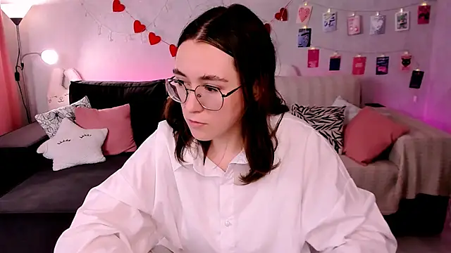 polly pop  online show from 15, 7, 2026