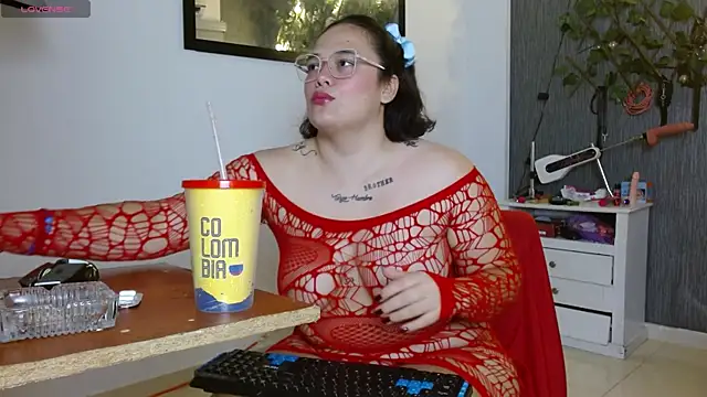 Snapshot of Big_Hard_Sofia chatting on 4, 7, 2026 Big Hard Sofia online show from 4, 7, 2026