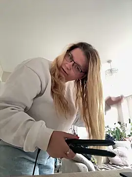 LucieLouBabe online show from 15, 6, 2026