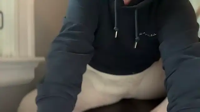 Snapshot of ftm-enby-moon chatting on 20, 5, 2026 ftm-enby-moon online show from 20, 5, 2026
