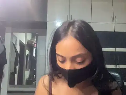 livia dolls online show from 25, 6, 2026