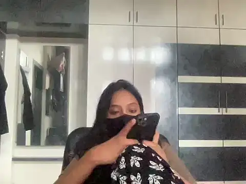 livia dolls online show from 27, 6, 2026