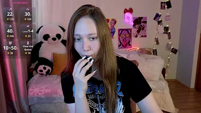 TinaShelton online show from 25, 6, 2026