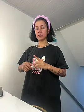 Snapshot of Valkiriia_wiine chatting on 7, 6, 2026 Valkiriia wiine online show from 7, 6, 2026