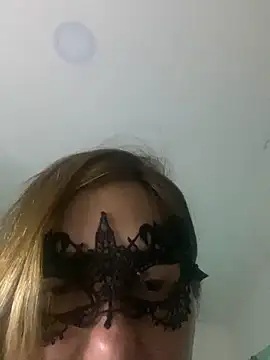 Snapshot of lulupiecitosamor chatting on 8, 6, 2026 lulupiecitosamor online show from 8, 6, 2026