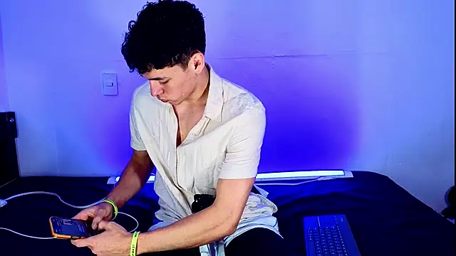 Snapshot of Luke_Muscle chatting on 26, 5, 2026 Luke Muscle online show from 26, 5, 2026