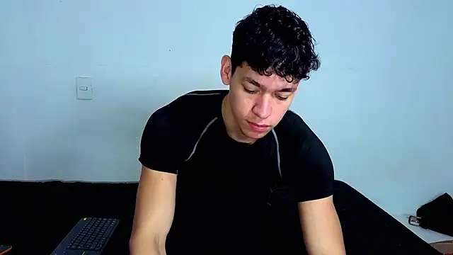 Snapshot of Luke_Muscle chatting on 2, 6, 2026 Luke Muscle online show from 2, 6, 2026