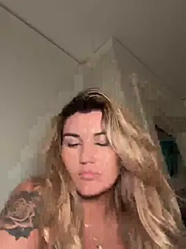 Snapshot of thebeachyblonde chatting on 14, 7, 2026 thebeachyblonde online show from 14, 7, 2026
