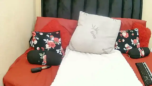 Snapshot of Naughtygirlxxx20 chatting on 15, 7, 2026 Naughtygirlxxx20 online show from 15, 7, 2026