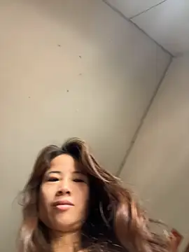 Snapshot of kiss_loo chatting on 9, 6, 2026 kiss loo online show from 9, 6, 2026