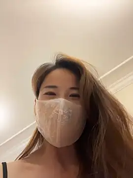 Snapshot of kiss_loo chatting on 12, 6, 2026 kiss loo online show from 12, 6, 2026