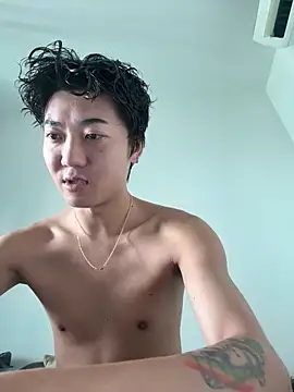 YourBadboy718 online show from 17, 6, 2026