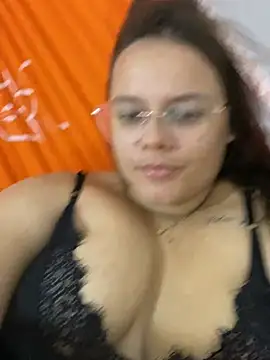 Laryssinha 69 online show from 10, 7, 2026