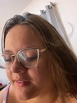 Laryssinha 69 online show from 14, 7, 2026