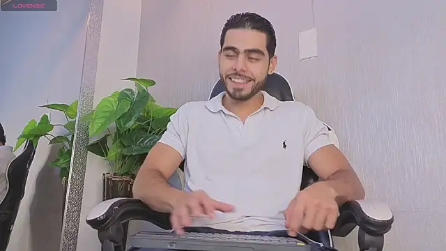 Snapshot of Jadiel_Stone chatting on 15, 7, 2026 Jadiel Stone online show from 15, 7, 2026