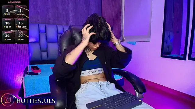 hottiesjuls online show from 20, 7, 2026