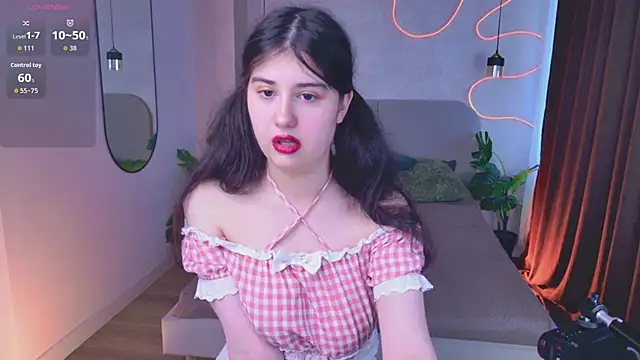 Lyra Skye  online show from 26, 5, 2026