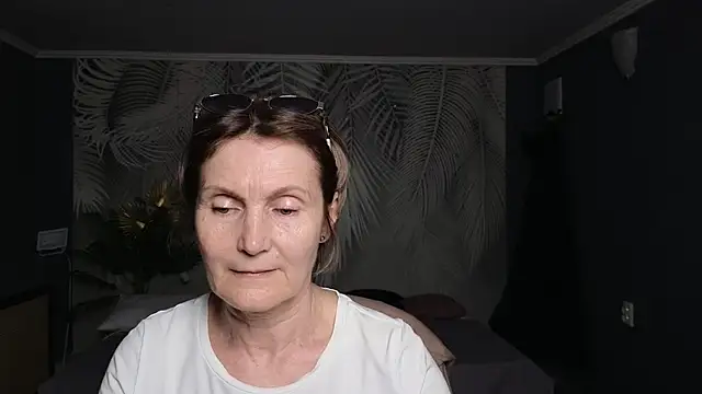Snapshot of Mabel_Magic chatting on 4, 6, 2026 Mabel Magic online show from 4, 6, 2026