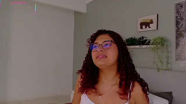 Snapshot of AmeliaLaurent_ chatting on 5, 6, 2026 AmeliaLaurent online show from 5, 6, 2026