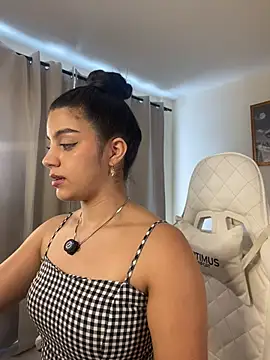 Snapshot of Amel_Rosse chatting on 26, 7, 2026 Amel Rosse online show from 26, 7, 2026