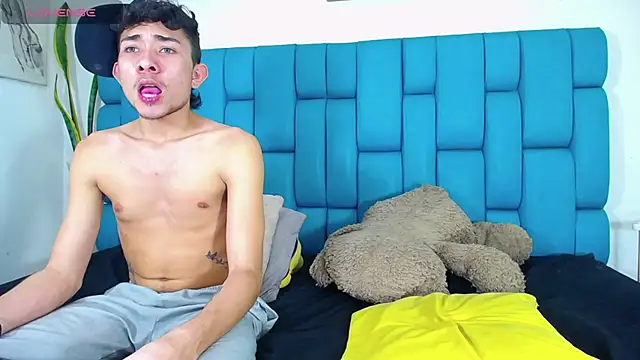 STRANGER BOYS online show from 5, 7, 2026