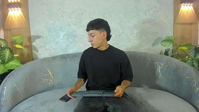Snapshot of Gian_Rossi chatting on 13, 6, 2026 Gian Rossi online show from 13, 6, 2026