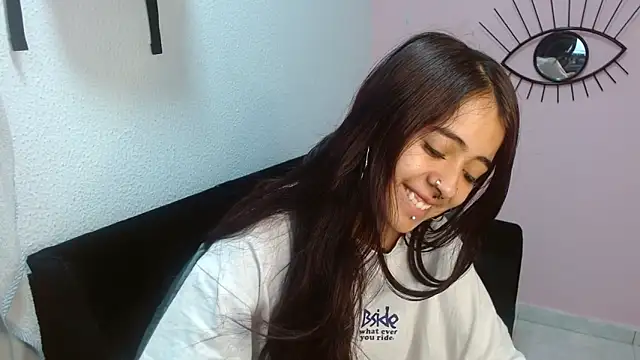 sofiacumgil online show from 13, 6, 2026