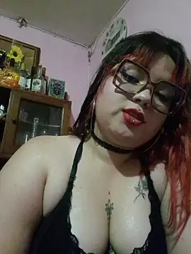 curvy latina online show from 12, 7, 2026