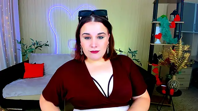 OliviaTwens online show from 13, 7, 2026