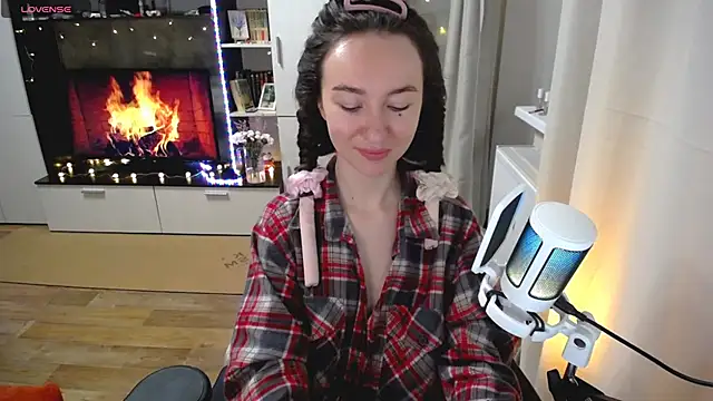 Snapshot of Maryana_Ro chatting on 4, 5, 2026 Maryana Ro online show from 4, 5, 2026