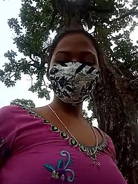 Snapshot of Madhuri-singh88 chatting on 17, 6, 2026 Madhuri-singh88 online show from 17, 6, 2026