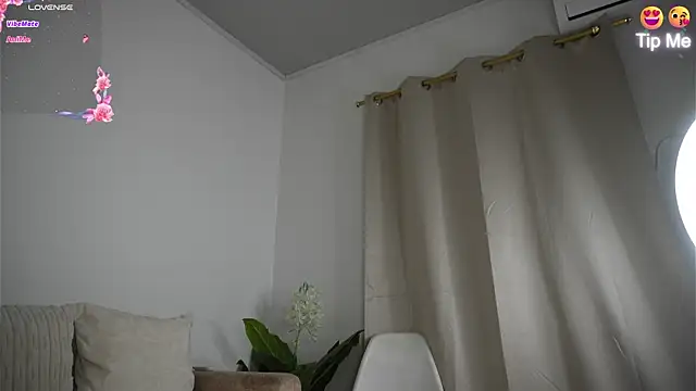 Sweetpussyhot  online show from 24, 6, 2026