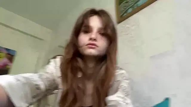 HeIen cute online show from 14, 6, 2026