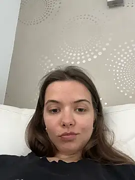 AGirlFromNarnia online show from 26, 6, 2026
