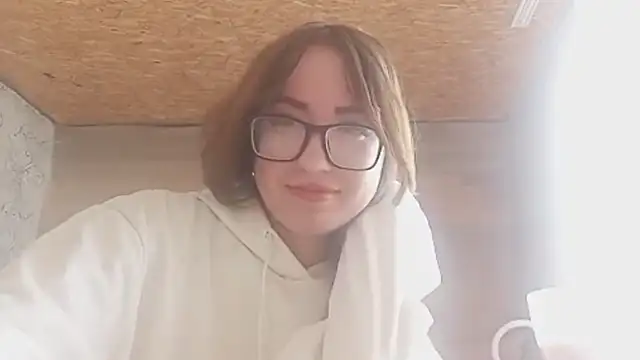 Snapshot of OliviaMoment chatting on 11, 6, 2026 OliviaMoment online show from 11, 6, 2026