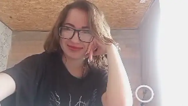 Snapshot of OliviaMoment chatting on 13, 6, 2026 OliviaMoment online show from 13, 6, 2026