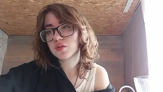 Snapshot of OliviaMoment chatting on 18, 6, 2026 OliviaMoment online show from 18, 6, 2026