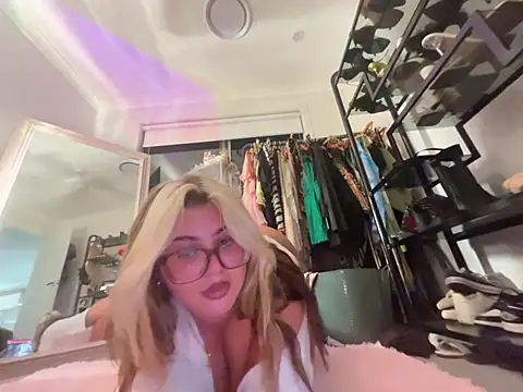 luckygigi online show from 31, 5, 2026