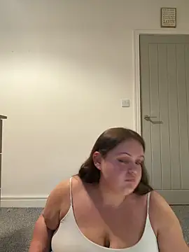 Snapshot of LillyMaexx chatting on 8, 6, 2026 LillyMaexx online show from 8, 6, 2026
