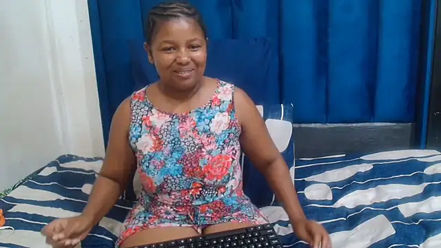 Mellowkittyyellow online show from 14, 6, 2026