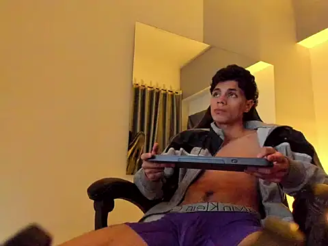 Snapshot of Ithan_Hott chatting on 2, 6, 2026 Ithan Hott online show from 2, 6, 2026