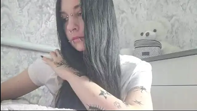 KrissyHiott online show from 11, 6, 2026